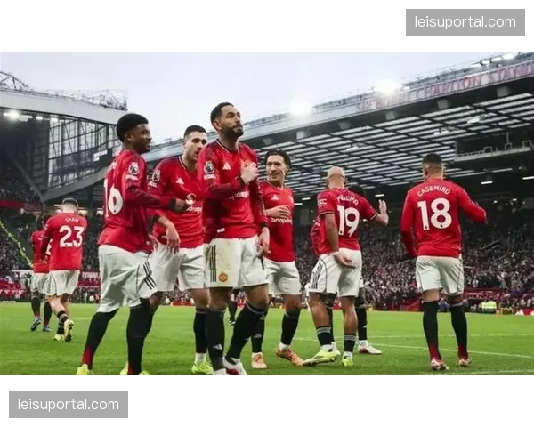 曼联双后腰卡塞米罗梅努兜底 B费回撤10号位组织进攻体系